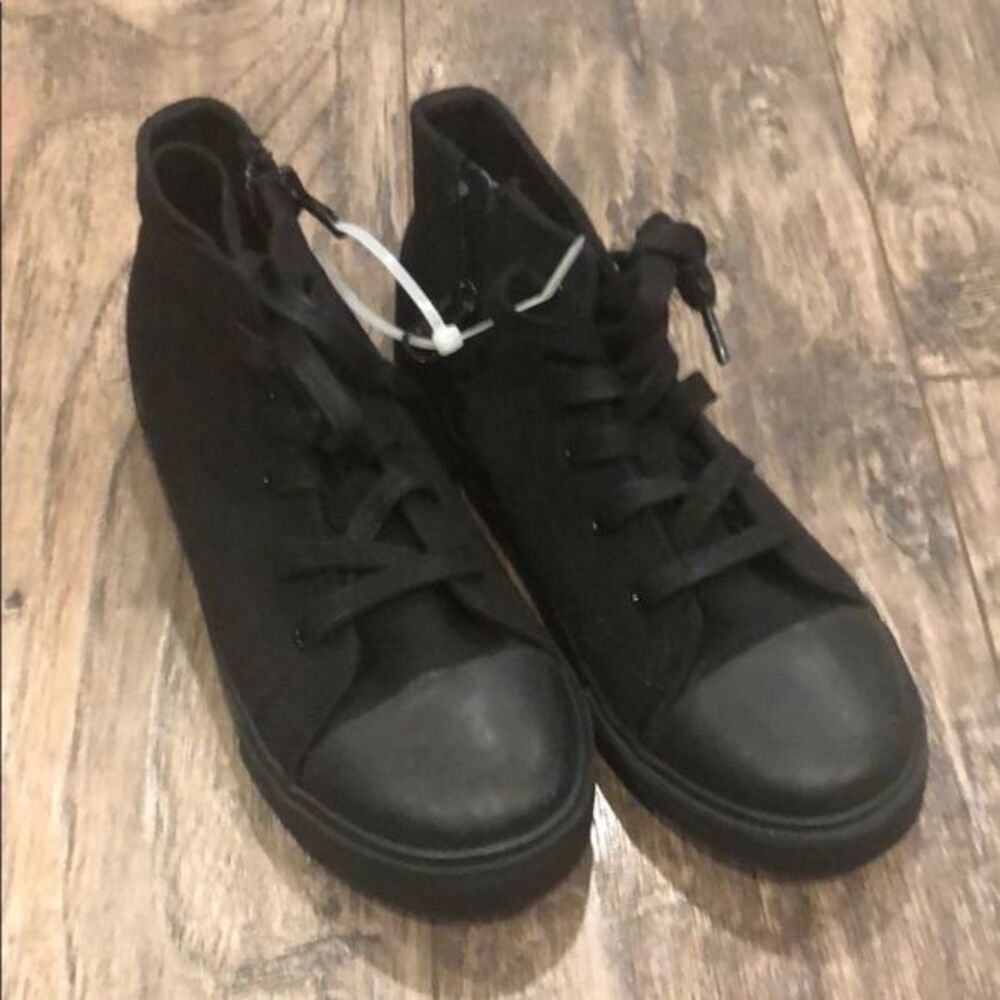AKID Anthony black shoes